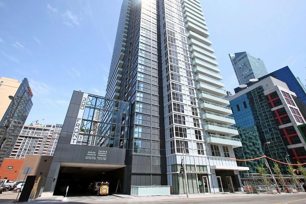 Applewood Suites - Executive 3 Bdrm Toronto Canada