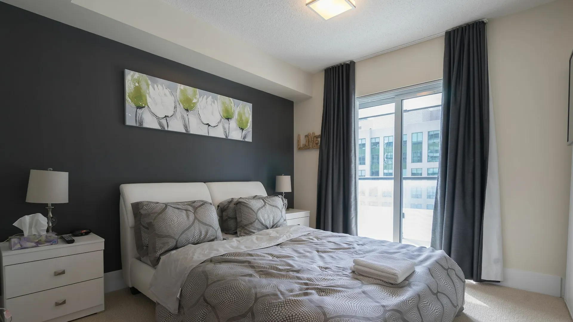 Applewood Suites - Executive 3 Bdrm Toronto 0*,